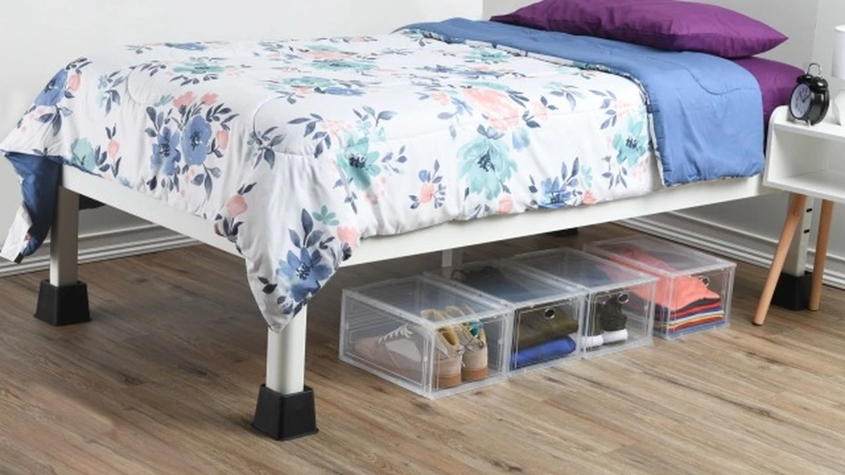Pisos pequeños: usa elevadores de cama para un almacenamiento debajo de la cama infinito - image 1