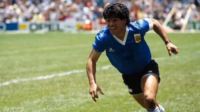 Diego Maradona celebra su gol ante Inglaterra en 1986