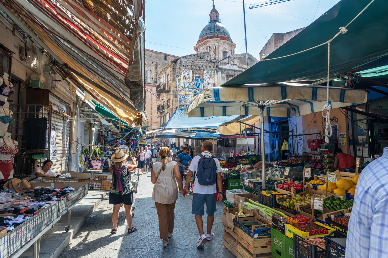 Foto: Mercado de Ballarò en Palermo (iStock)