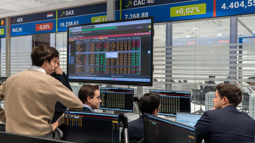 Sala Bloomberg en IEB.