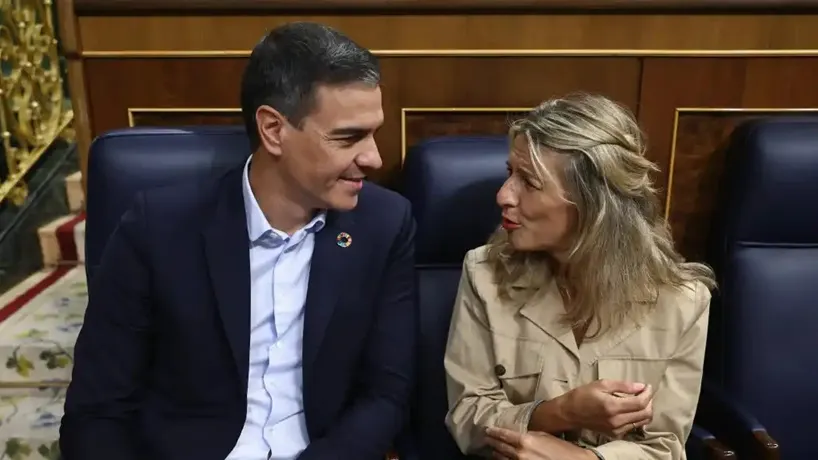 El presidente del Gobierno, Pedro Sánchez y la vicepresidenta segunda y ministra de Trabajo y Economía Social, Yolanda Díaz.