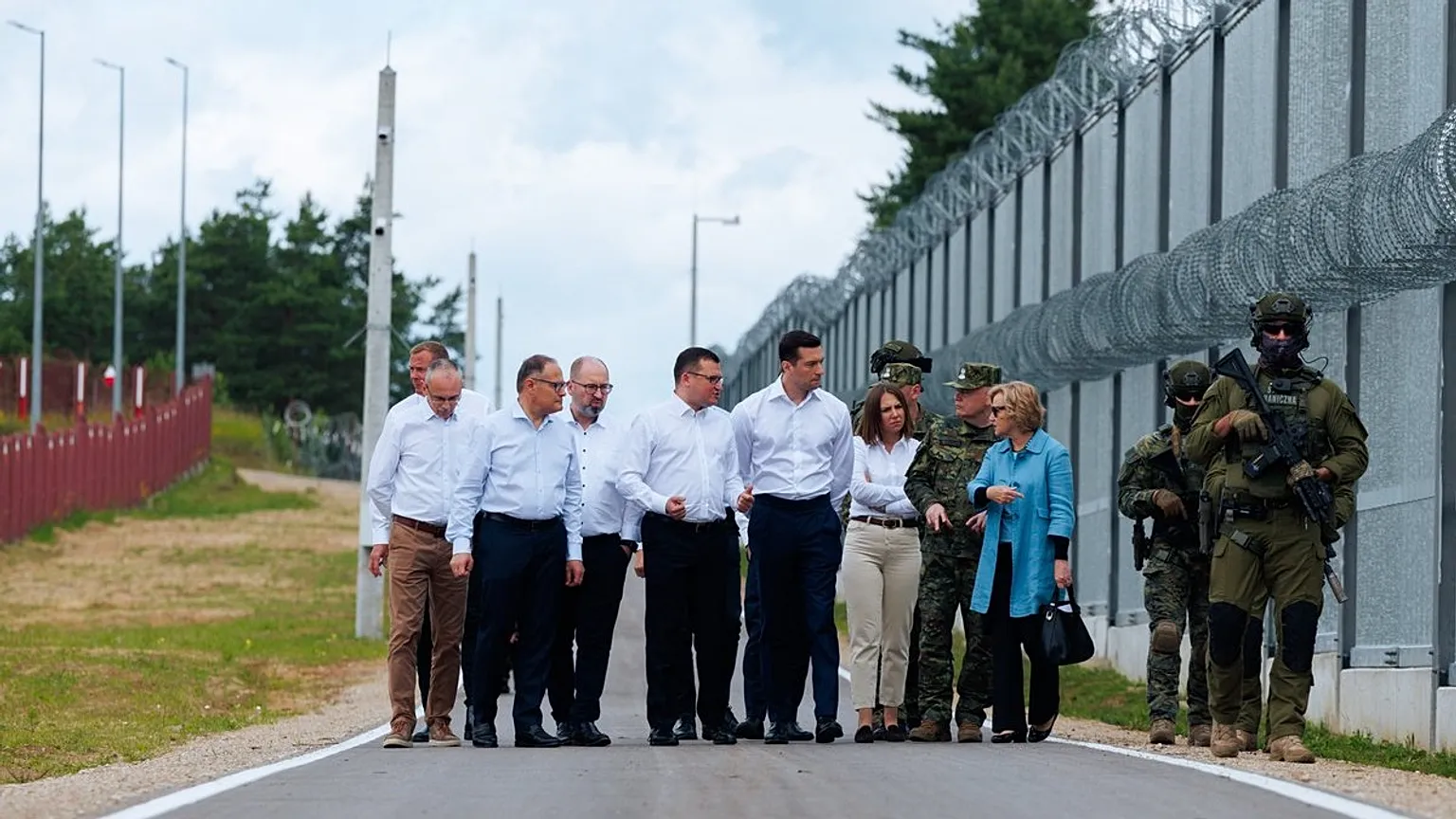 Jordan Bardella with a National Movement delegation at the Polish-Belarusian border.