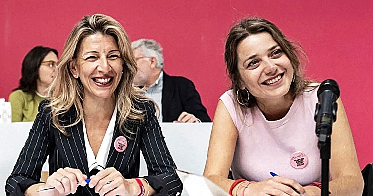 Yolanda Díaz y Laura Moreno, en una reunión de la dirección.