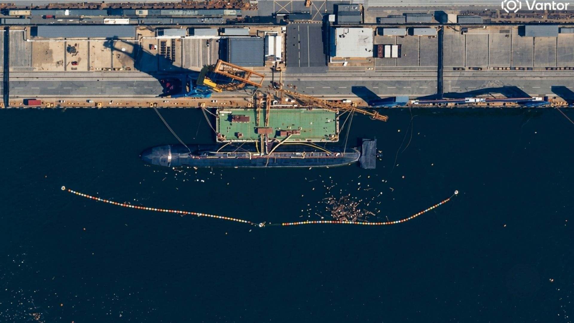 Los satélites captan lo nunca visto: China lanza al mar una criatura submarina que desafía las leyes de la ingeniería naval