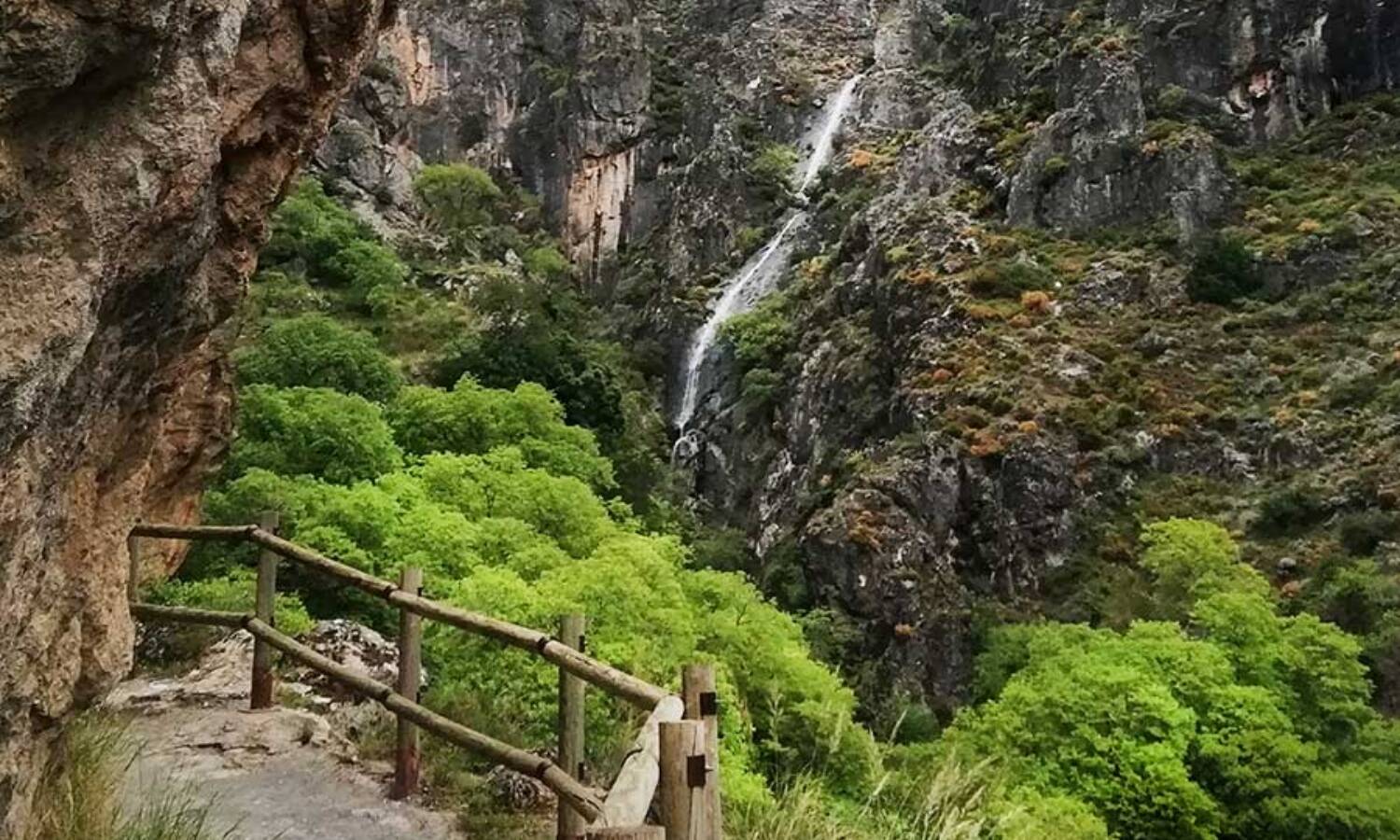 Foto: La ruta de senderismo más impresionante de España para la revista ‘Viajar’. (Monachil Sierra Nevada Turismo)