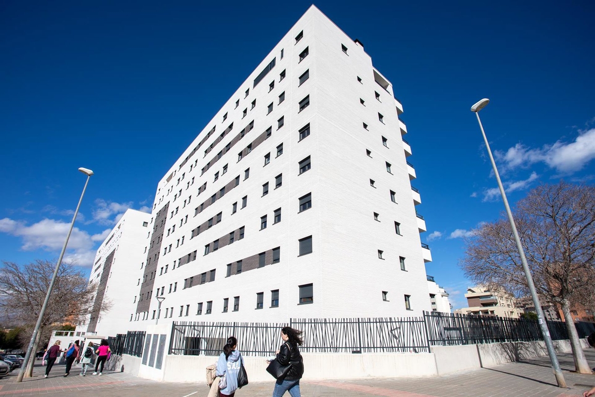 Un bloque de viviendas en Alicante. Joaquín Reina - Europa Press