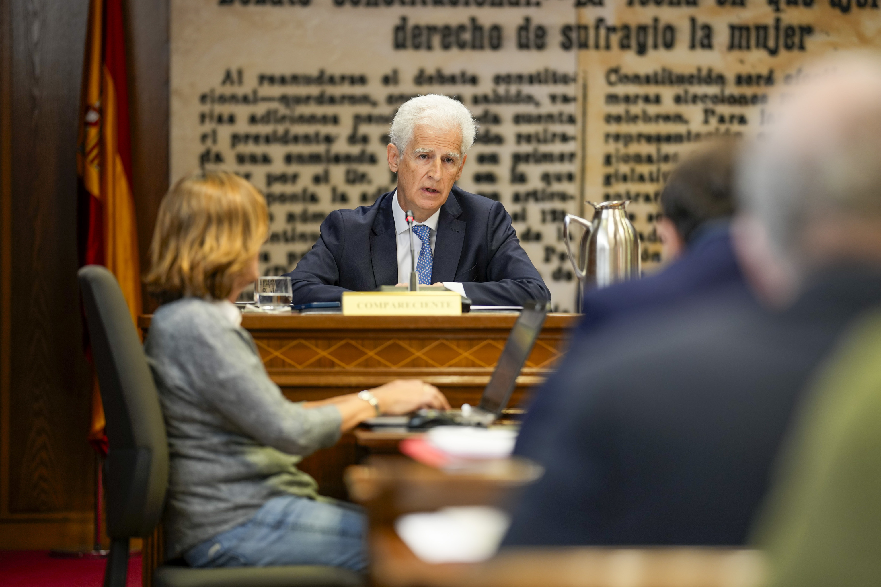Bartolomé Lora Toro, vicepresidente de la Sepi, en una comisión en el Senado