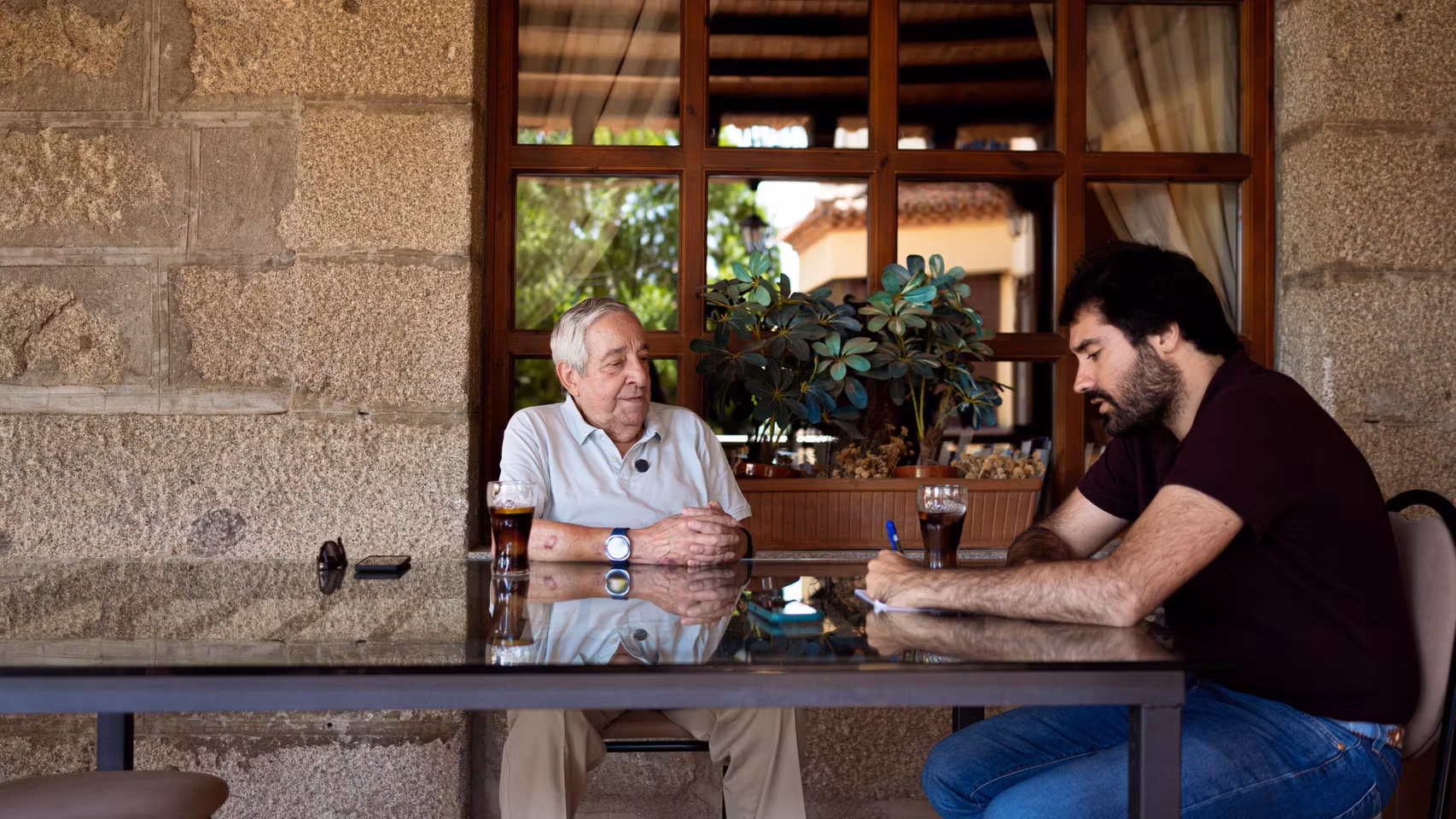 Un momento de la entrevista con Chema Suárez.