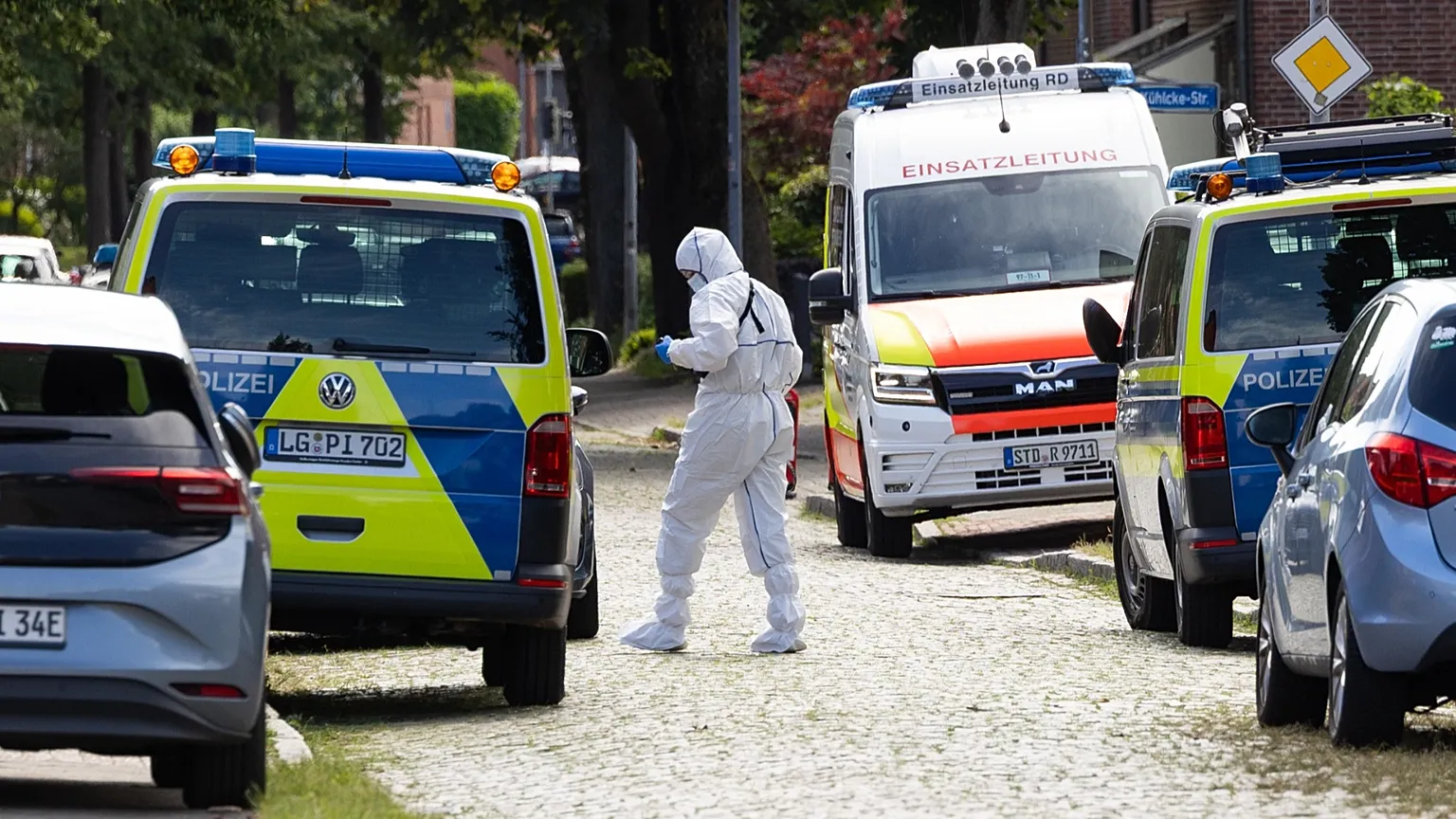 Emergency responders and forensic investigators in Stade, 29 June, 2026 