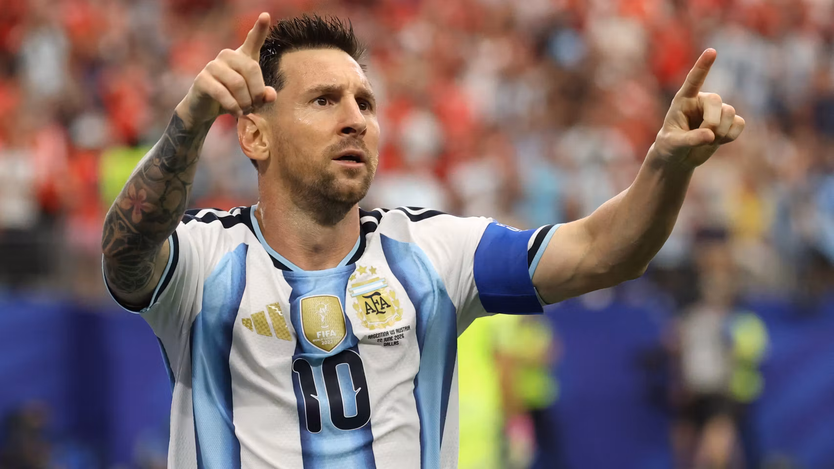 Leo Messi celebra su gol 17 en los Mundiales.