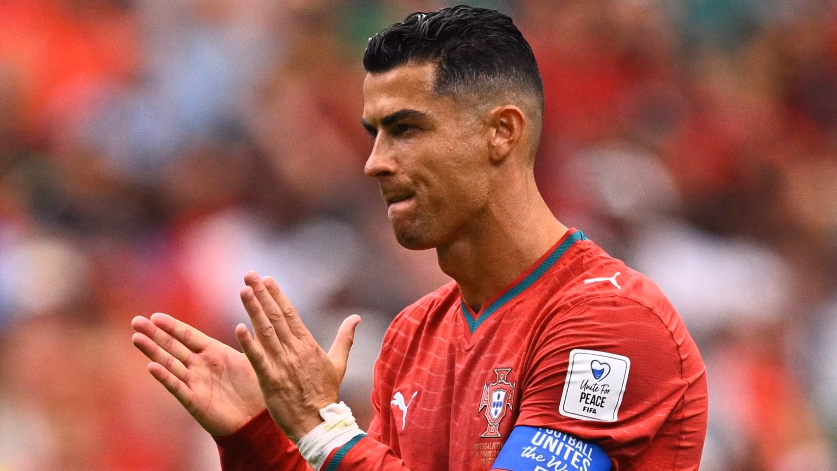 Cristiano Ronaldo de Portugal reacciona durante el partido entre Portugal y la República Democrática del Congo