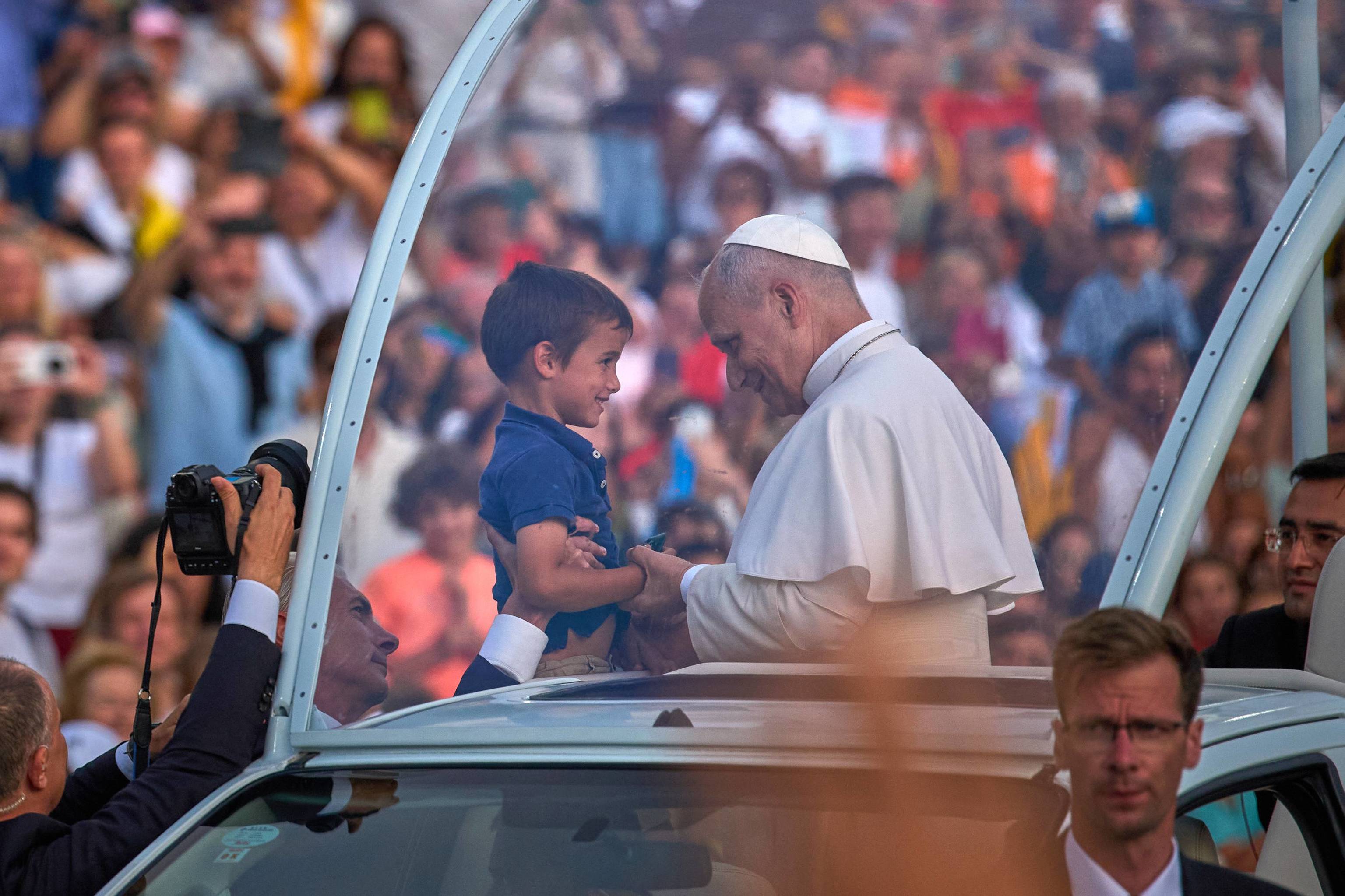 Joaquim y el Papa, en la viral imagen.