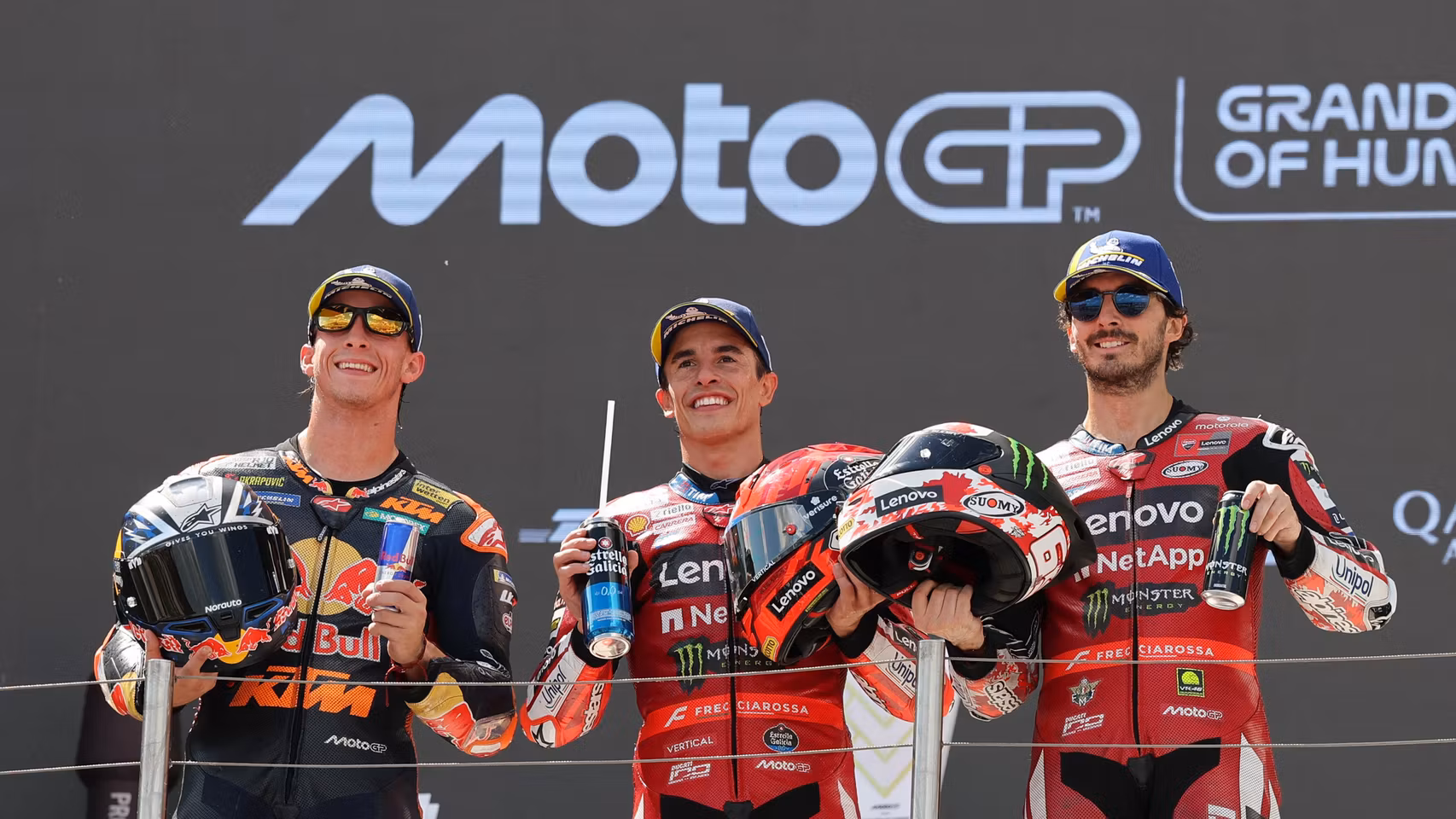 Pedro Acosta, Marc Márquez y Pecco Bagnaia, en el podio del GP de Hungría 2026.