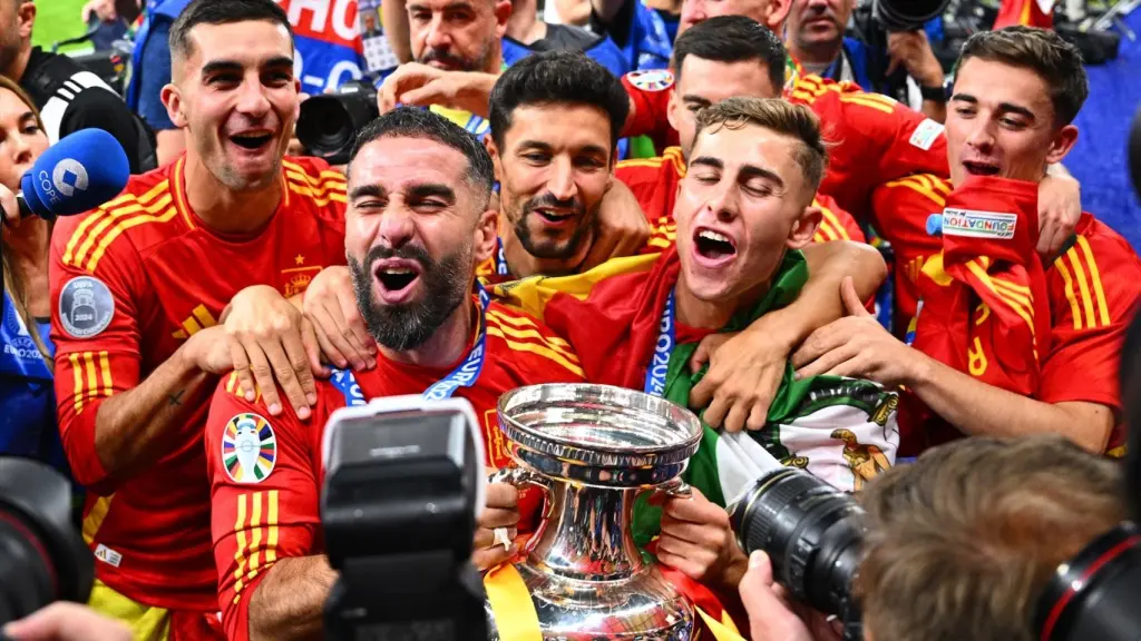 Los jugadores de la Selección celebrando la Eurocopa.