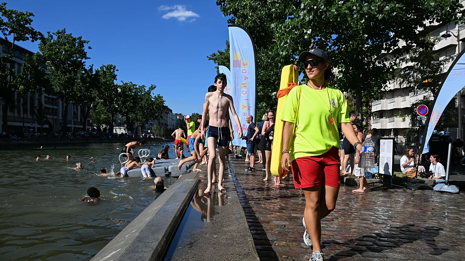 Along the Canal Saint-Martin in Paris, Wednesday 17 June 2026. (AP Photo/Emma Da Silva)