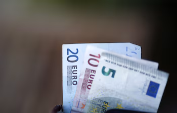 El euro, también llamada moneda única, es la moneda oficial de la Unión Europea. (Archivo Infobae/Agencias)