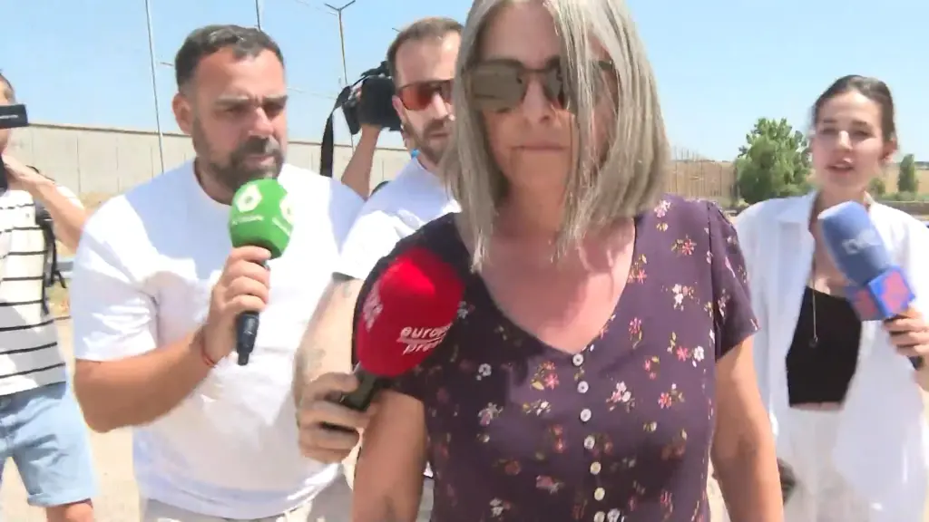 Paqui Muñoz, durante su primera visita a su marido en Soto del Real.