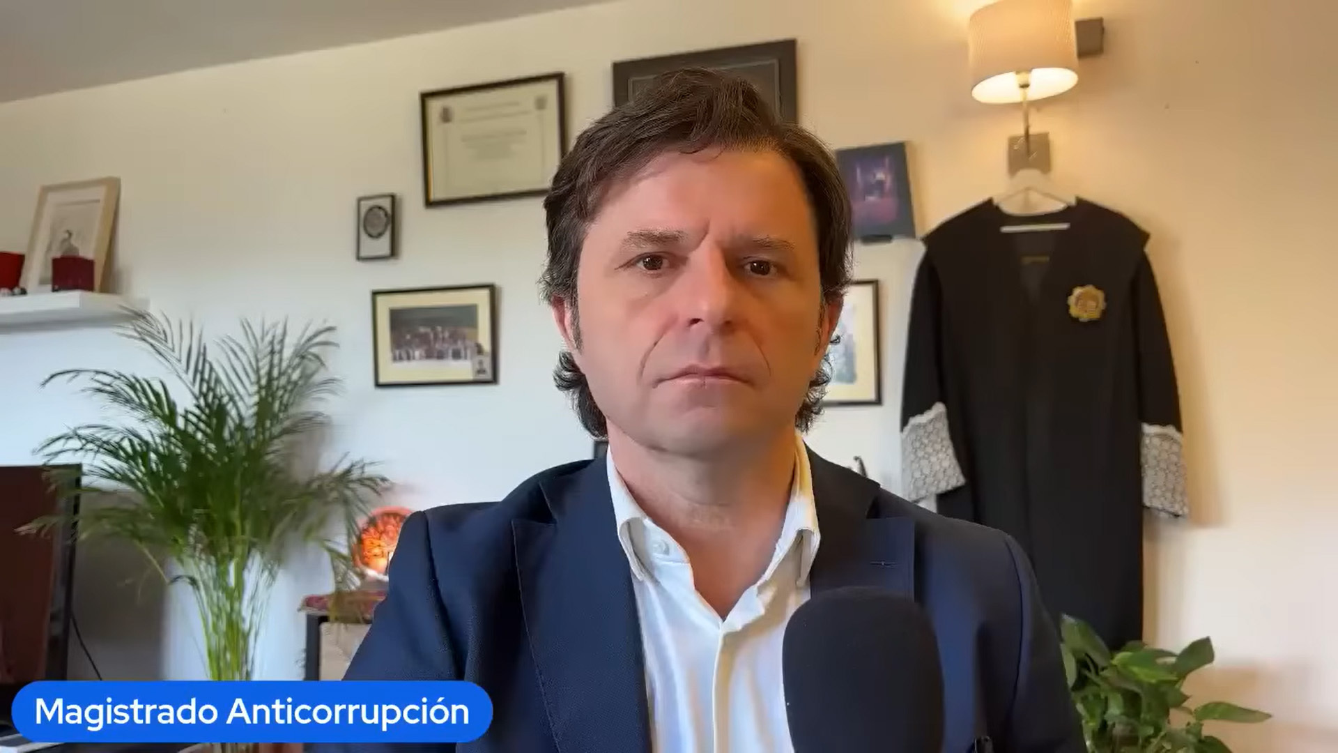 El ex juez Luis José Sáenz de Tejada, en uno de sus vídeos de Youtube en los que denuncia corrupción en los juzgados de Badajoz.
