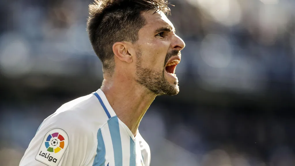 Adrián González, durante un partido con el Málaga.