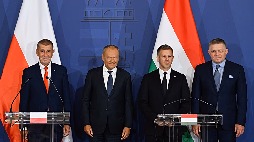 The smiling V4 prime ministers at the Gödöllő press conference