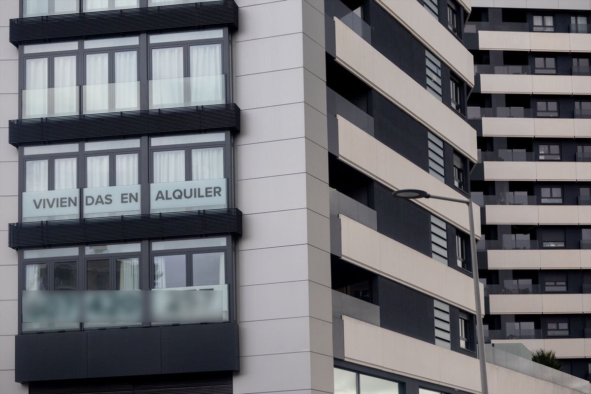 Anuncio de viviendas en alquiler, en Madrid. (Eduardo Parra/Europa Press)