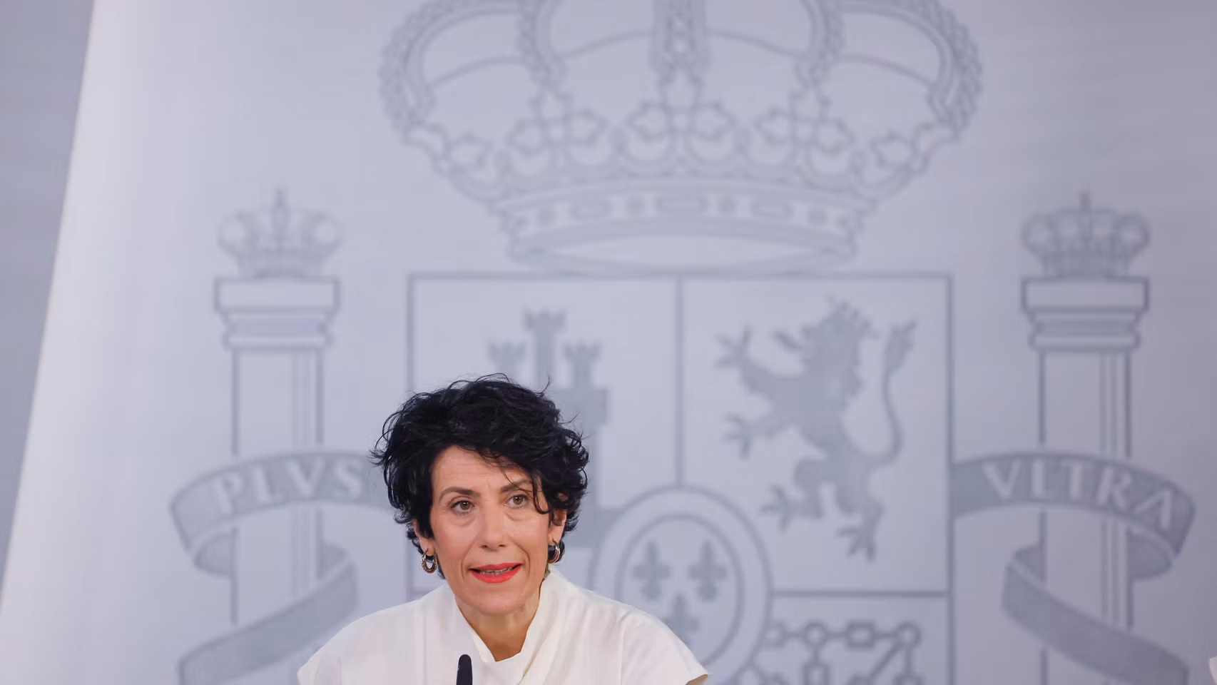 La ministra de Inclusión, Seguridad Social y Migraciones y portavoz, Elma Saiz, durante la rueda de prensa de este lunes.