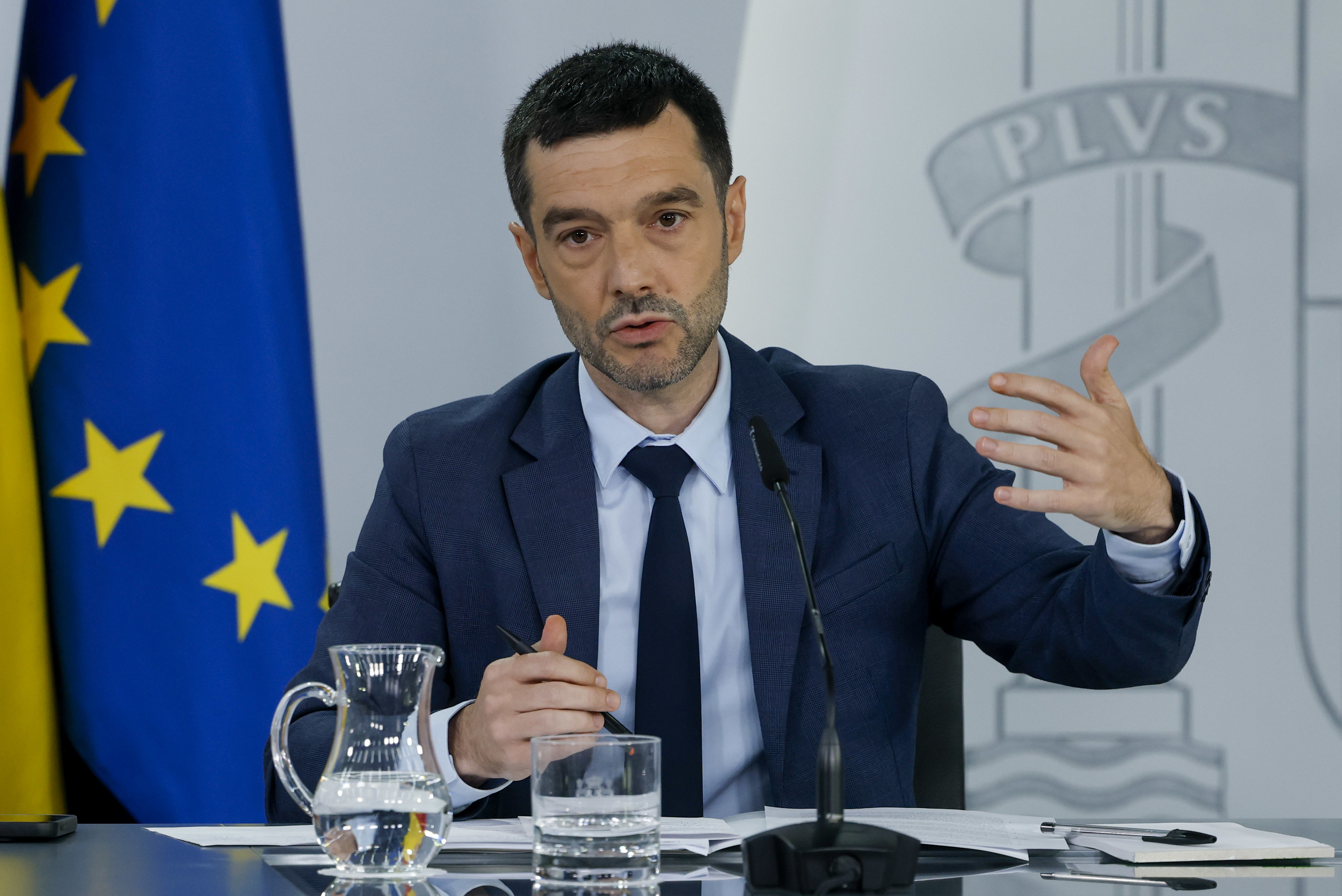 El ministro de Derechos Sociales, Pablo Bustinduy, ayer en rueda de prensa en La Moncloa