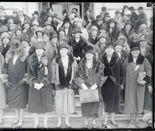 Una reunión de mujeres pacifistas en Washington DC