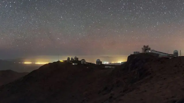 Contaminación lumínica en el desierto de Atacama.