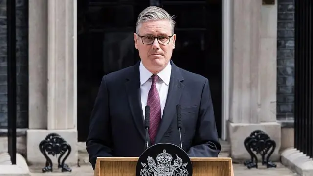Starmer anunció su renuncia desde su residencia oficial.