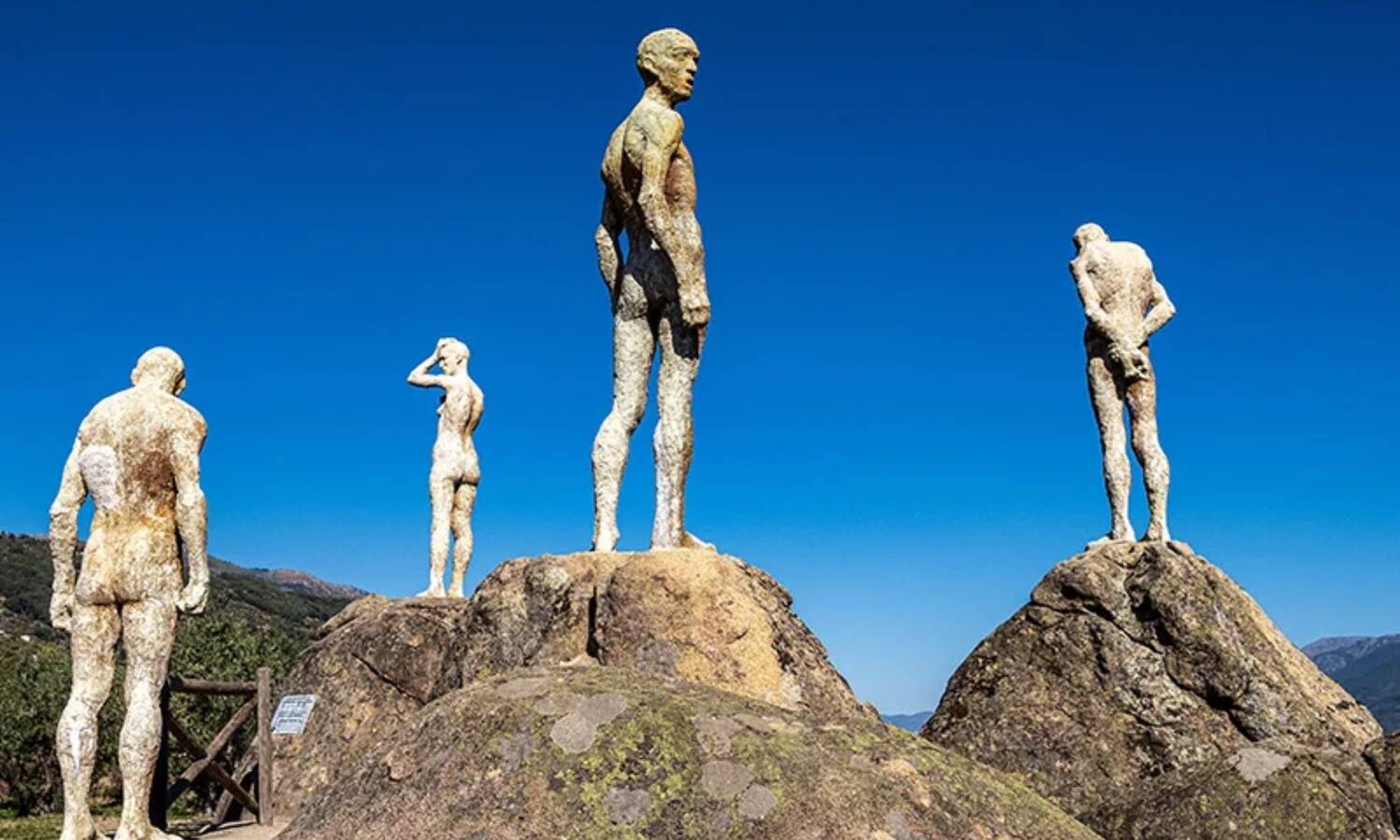 Foto: El mirador de Extremadura que te sorprenderá por sus esculturas. (Garganta de los Infiernos)
