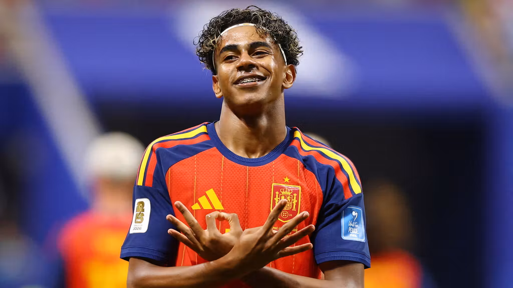 Lamine Yamal celebra su gol ante Arabia.