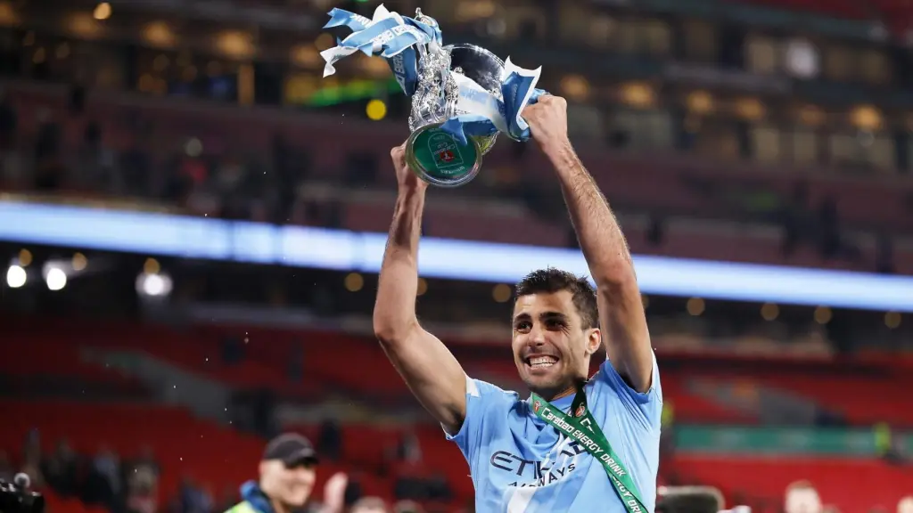 Rodri Hernández, con el título de la Carabao Cup