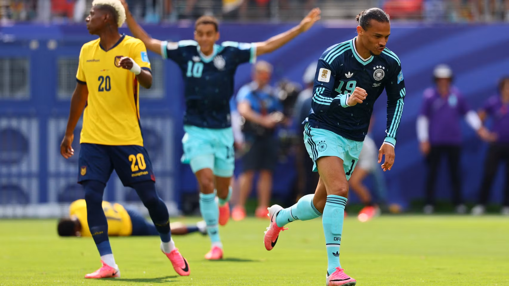 Sané celebra su gol ante Ecuador.