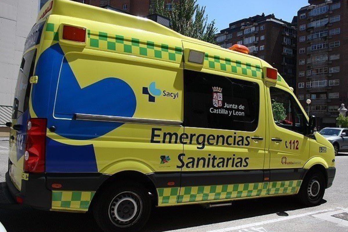 Foto de archivo de una ambulancia del 112 de Castilla y León.
