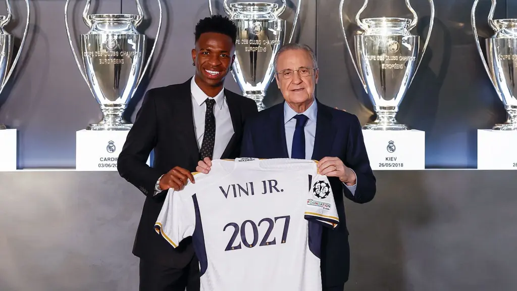 Vinicius Jr. renueva con el Real Madrid hasta 2027
