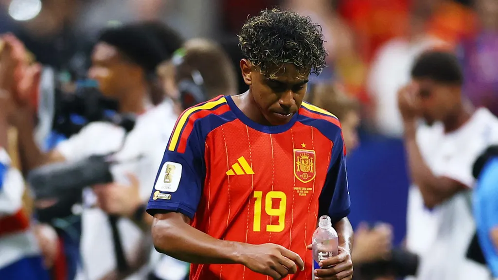 Lamine Yamal tras acabar el partido frente a Cabo Verde.