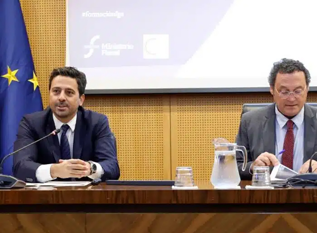 El fiscal Diego Villafañe junto al ex fiscal general del Estado Álvaro García Ortiz.