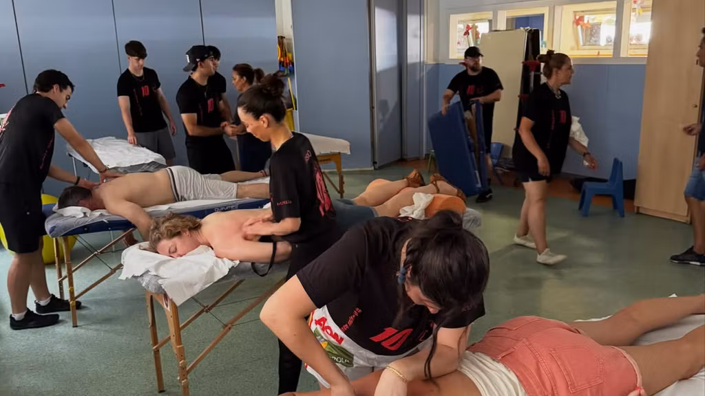 El equipo de fisioterapia durante el torneo 'Siempre Fuertes'