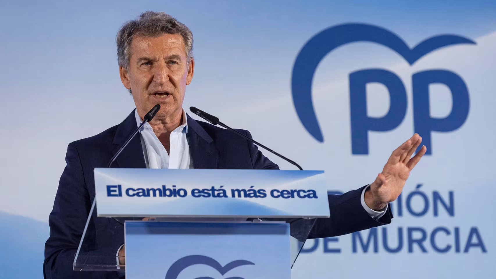 Alberto Núñez Feijóo, líder del PP, en la Junta Directiva del partido en Murcia.