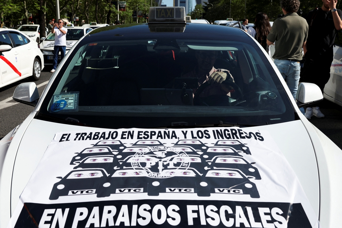Protesta de taxistas en Madrid en mayo de 2025 (REUTERS/Violeta Santos Moura)