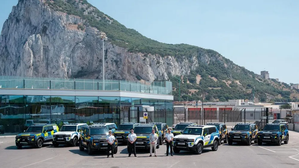 Losnuevos vehículos 4x4 de Gibraltar que refueran la frontera entre el territorio de la colonia británica y España.