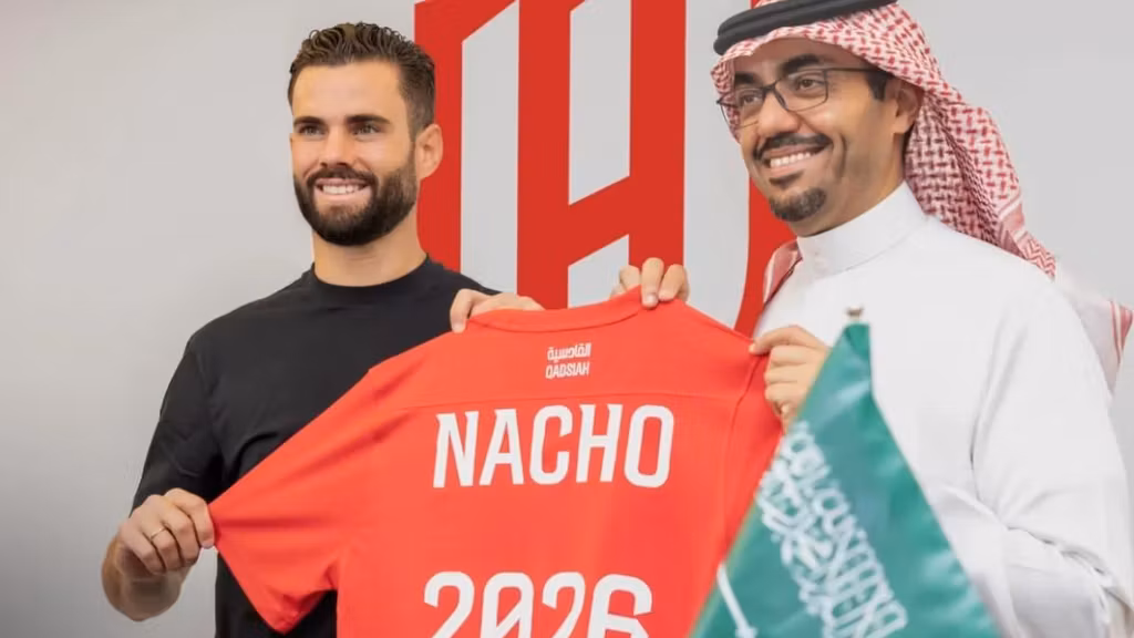 Nacho Fernández, en su presentación con el Al Qadsiah.