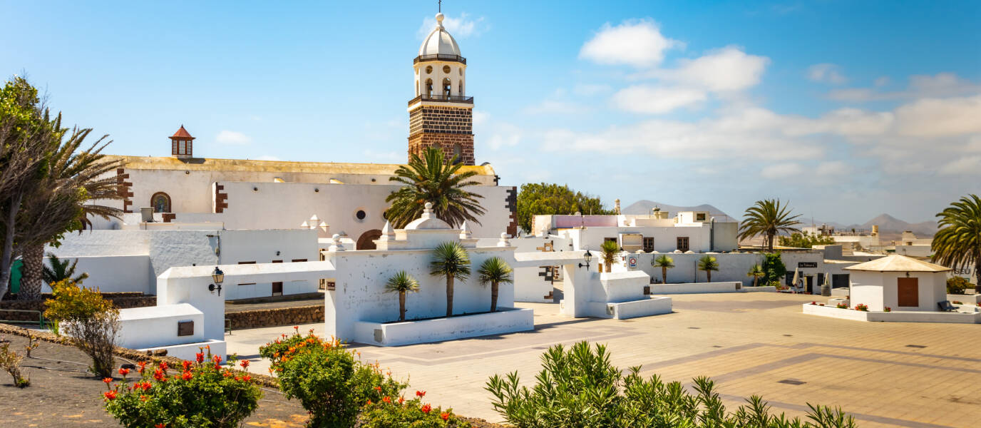 Foto: Vista de una de las plazas más emblemáticas de Lanzarote. (Barceló Viajes)