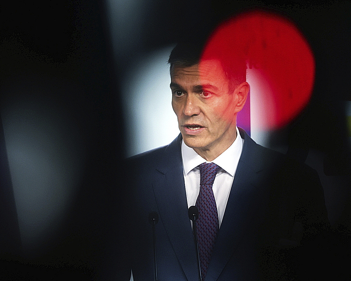 Pedro Sánchez comparece ante los medios de comunicación, en Bruselas.