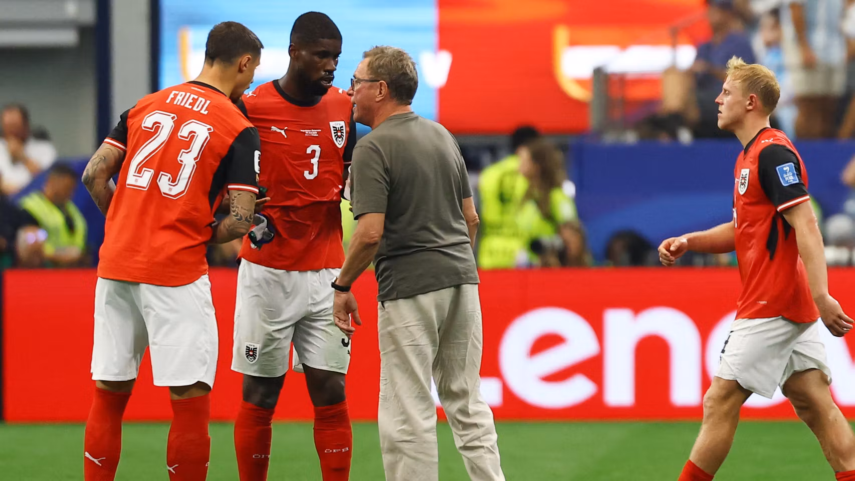 Los jugadores de Austria, durante el partido ante Argentina.