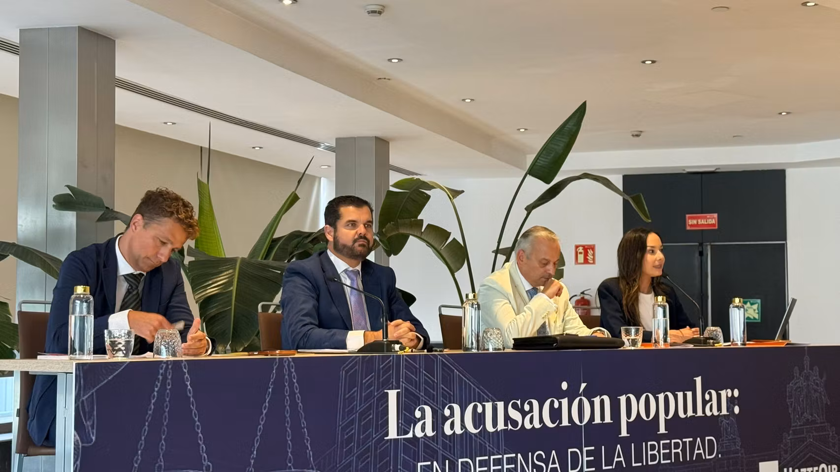 De izquierda a derecha, Rubén Gutiérrez (IE), Luis María Pardo (IE), Javier María Pérez-Roldán (HO) y Nouna Lozano (HO).