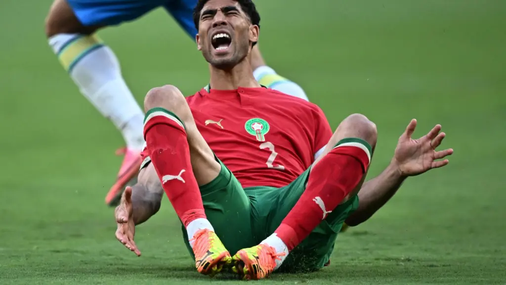 Achraf Hakimi, en el suelo.