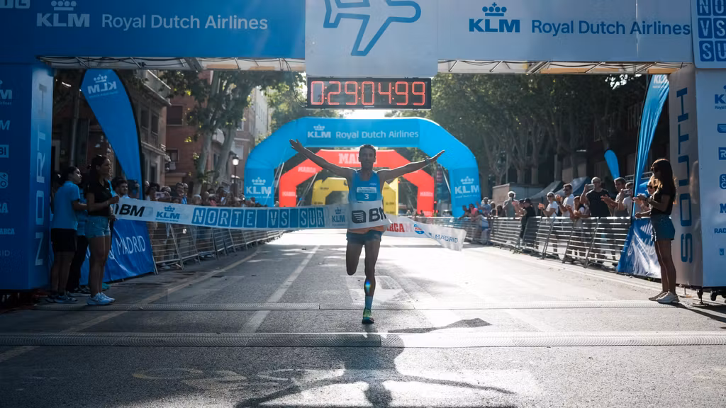 Alejandro Jiménez ganando en la KLM Norte vs Sur 2025