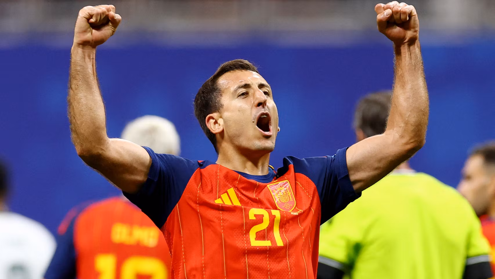 Mikel Oyarzabal celebra uno de sus goles ante Arabia Saudí.